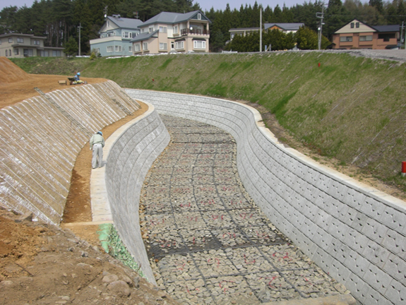 画像：小荒川砂防整備工事